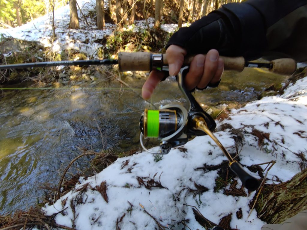 渓流とタックル
