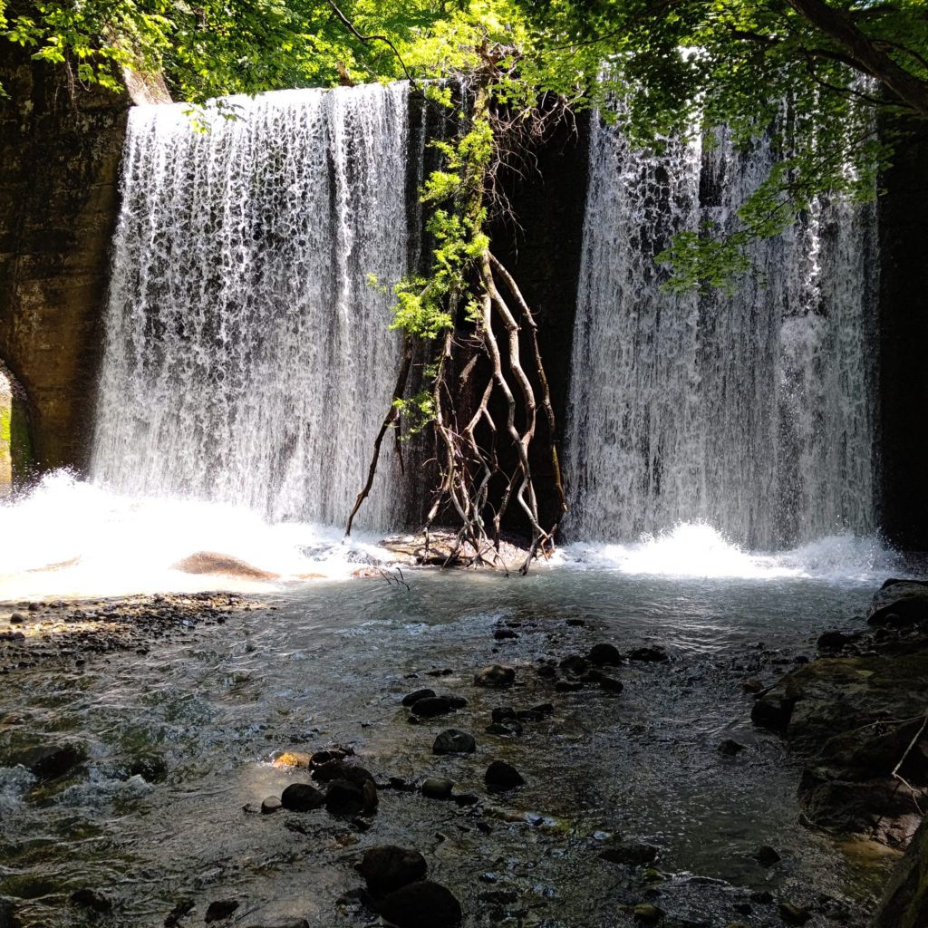 秋田の山間部の堰堤