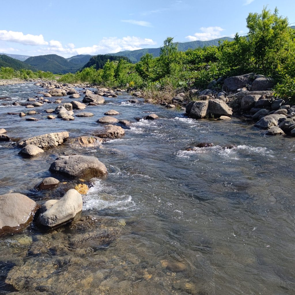 ゴーロ帯の里川でルアーフィッシング